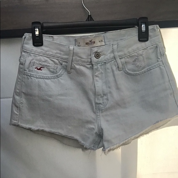 Light Wash Hollister 5-Pocket Distressed Denim Jean Shorts - Picture 7 of 8